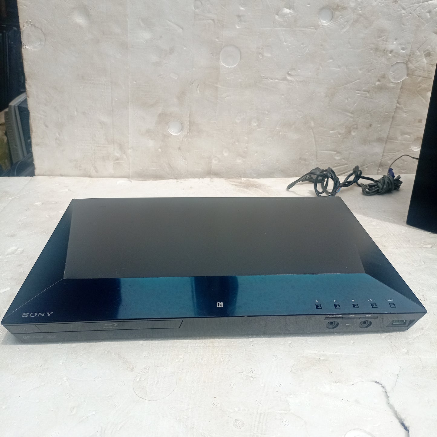 Sony BDV-E2100 5.1Ch Smart Bluetooth Blu-ray 3D DVD Home Cinema System (Netflix, YouTube) - Machine head