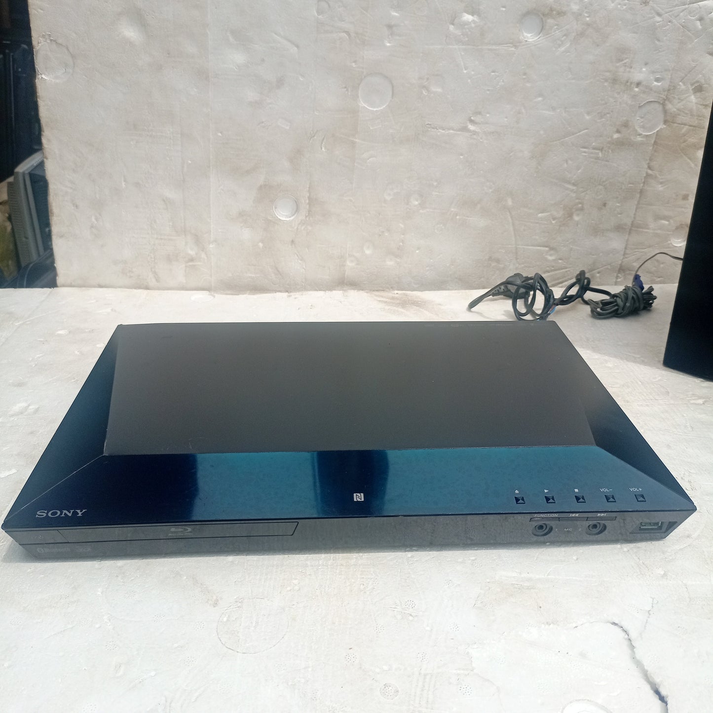 Sony BDV-E6100 5.1Ch 1000W Smart Bluetooth Blu-ray 3D Tallboys DVD Home Cinema System - DVD receiver