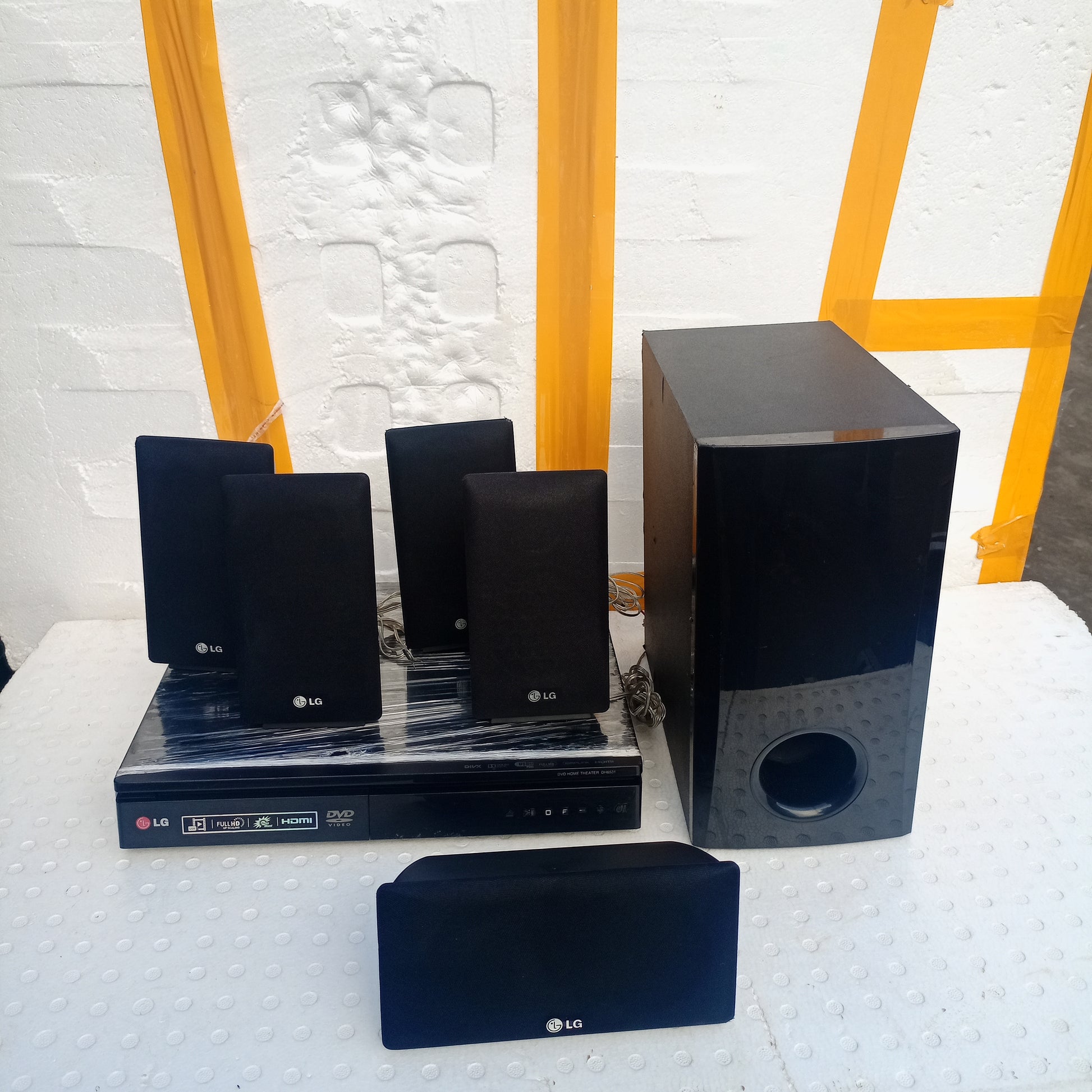 LG 5.1Ch 850W DVD Home Theater System - Foreign Used