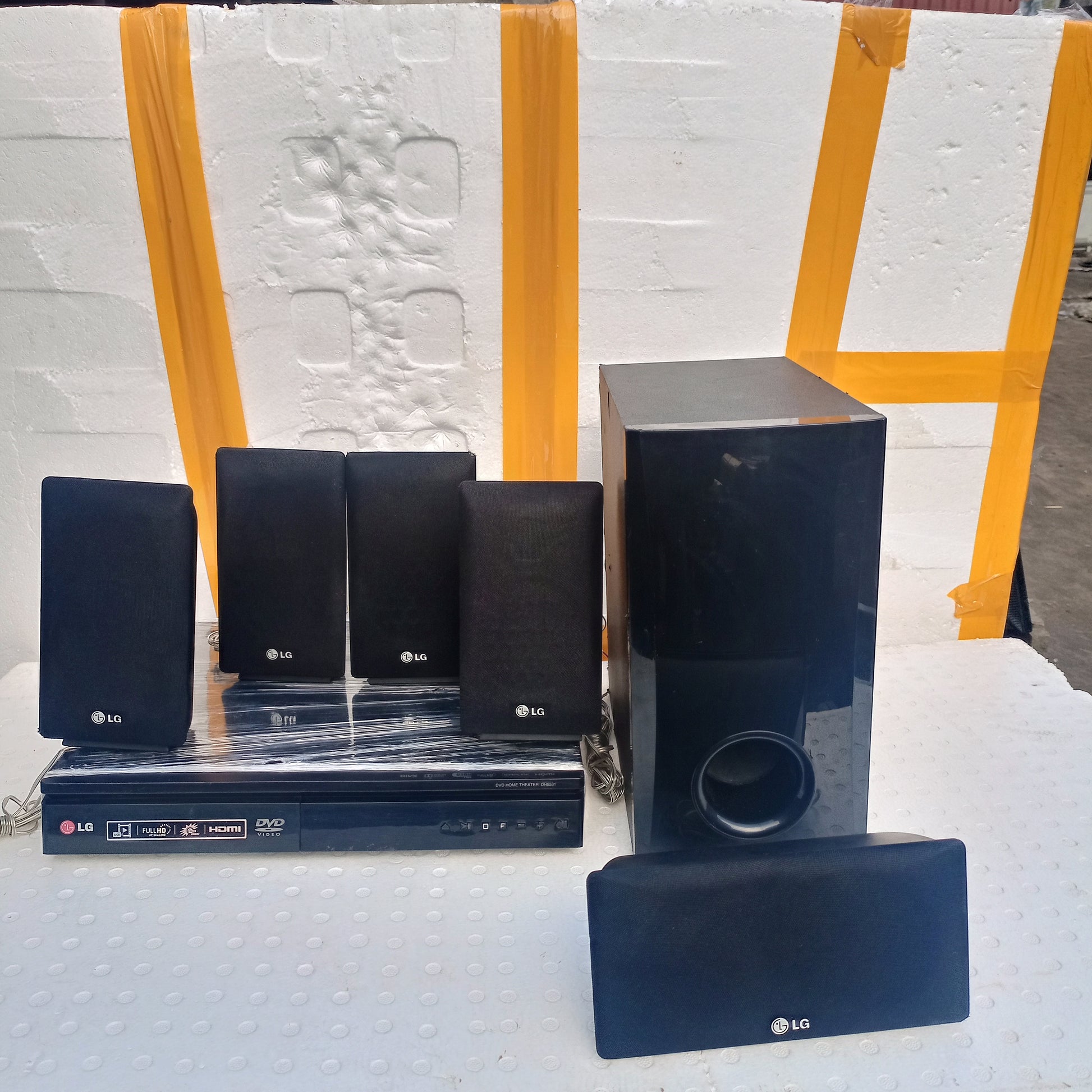 LG 5.1Ch 850W DVD Home Theater System - Foreign Used