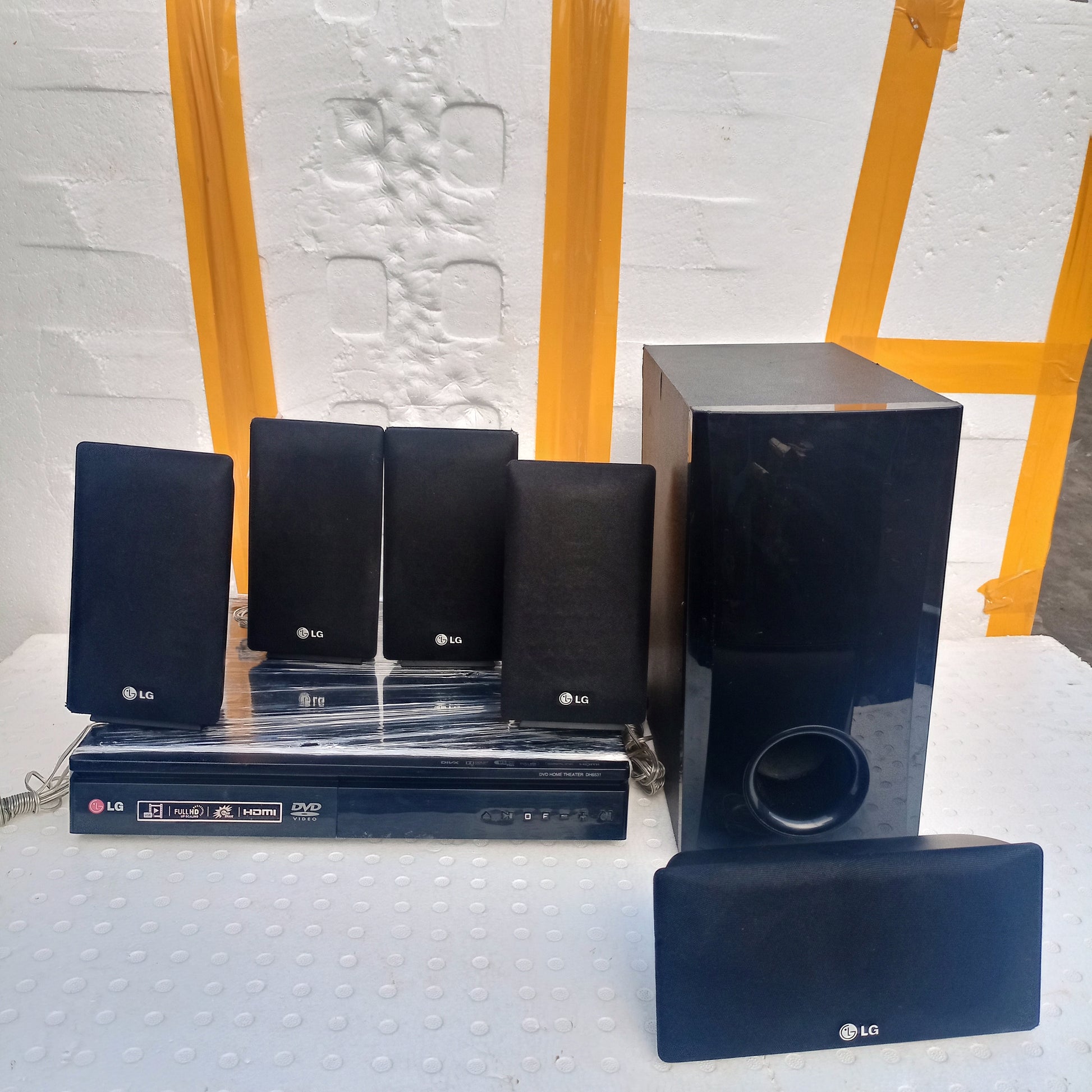 LG 5.1Ch 850W DVD Home Theater System - Foreign Used