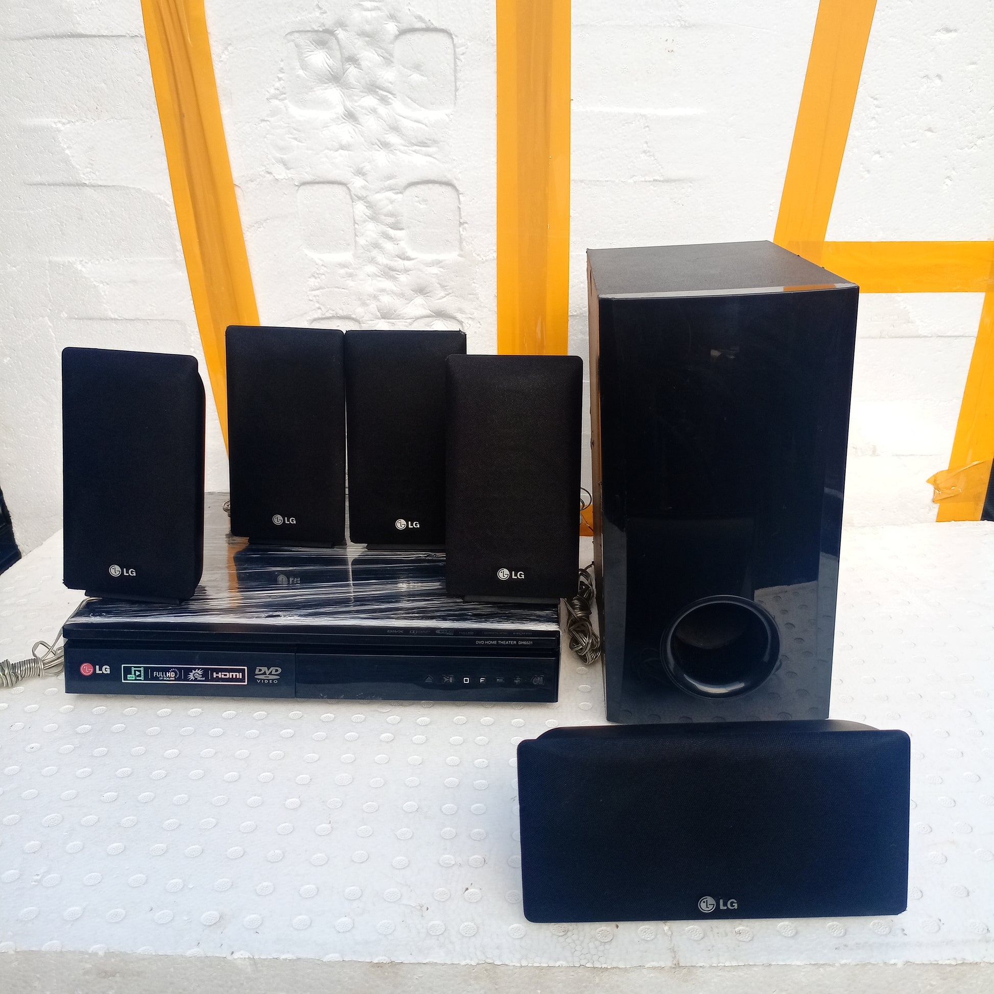 LG 5.1Ch 850W DVD Home Theater System - Foreign Used