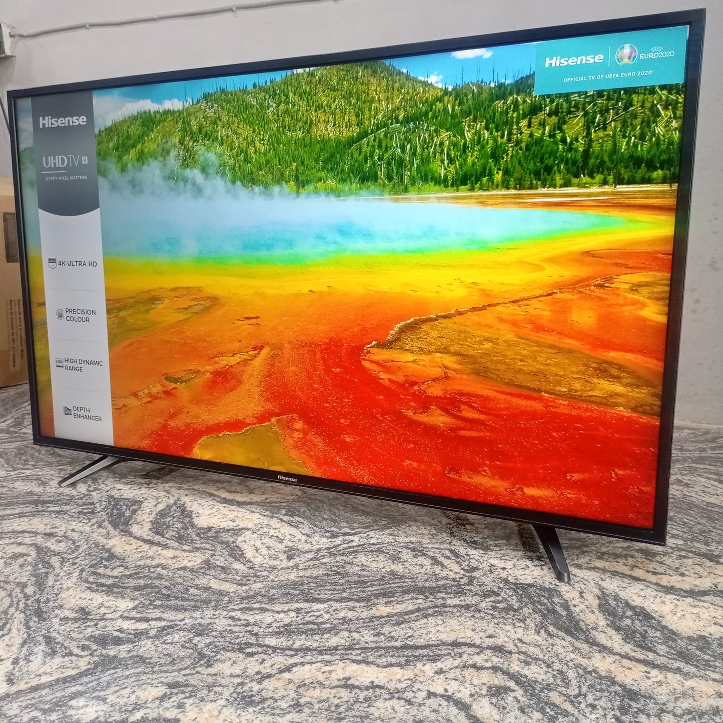Hisense 43 inch H43B7100 VIDAA Smart 4K UHD Widescreen LED TV - Foreign Used