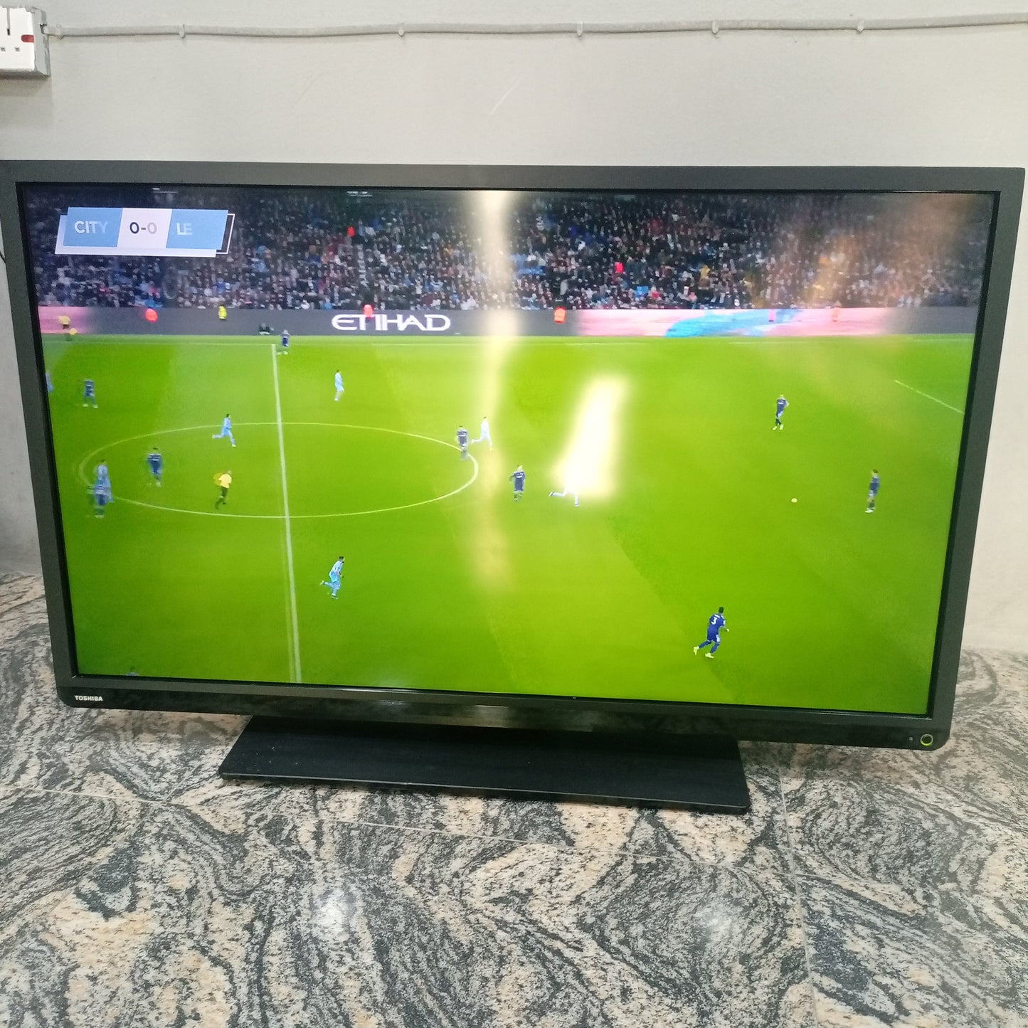 TOSHIBA 40 Inch 40L1333B Full HD LED TV - London Used
