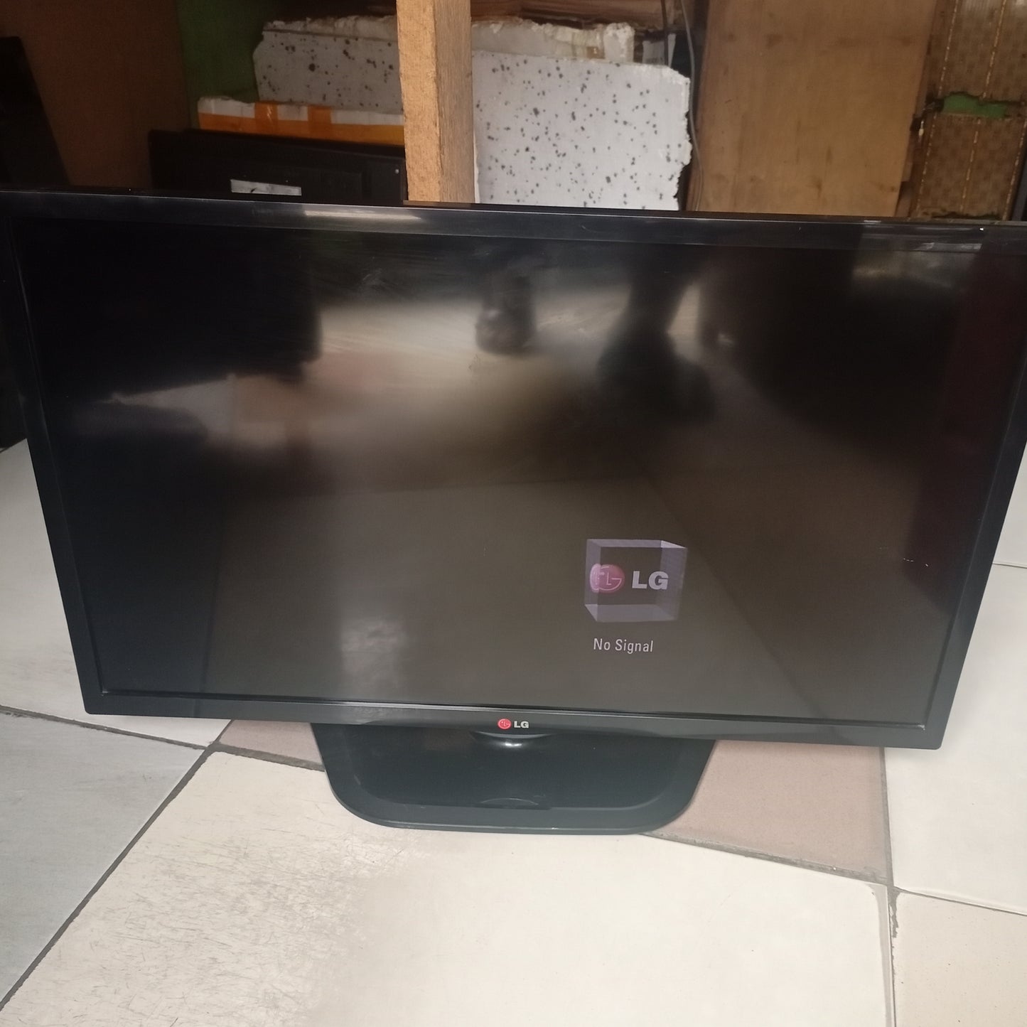 32 inch LG 32LN540B Logo Display
