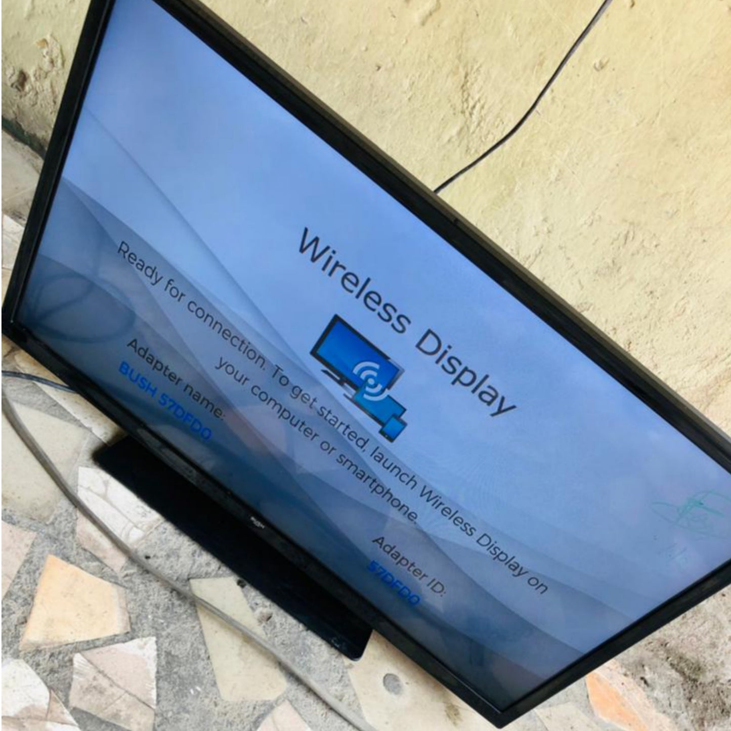 BUSH 32 Inch Smart Full HD, Built-in WiFi LED TV with Miracast, Netflix DLED32HDS- London Used