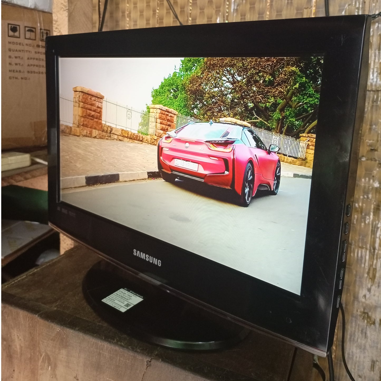 SAMSUNG 19 Inch LE19B450C4W HD Ready LCD TV - London Used