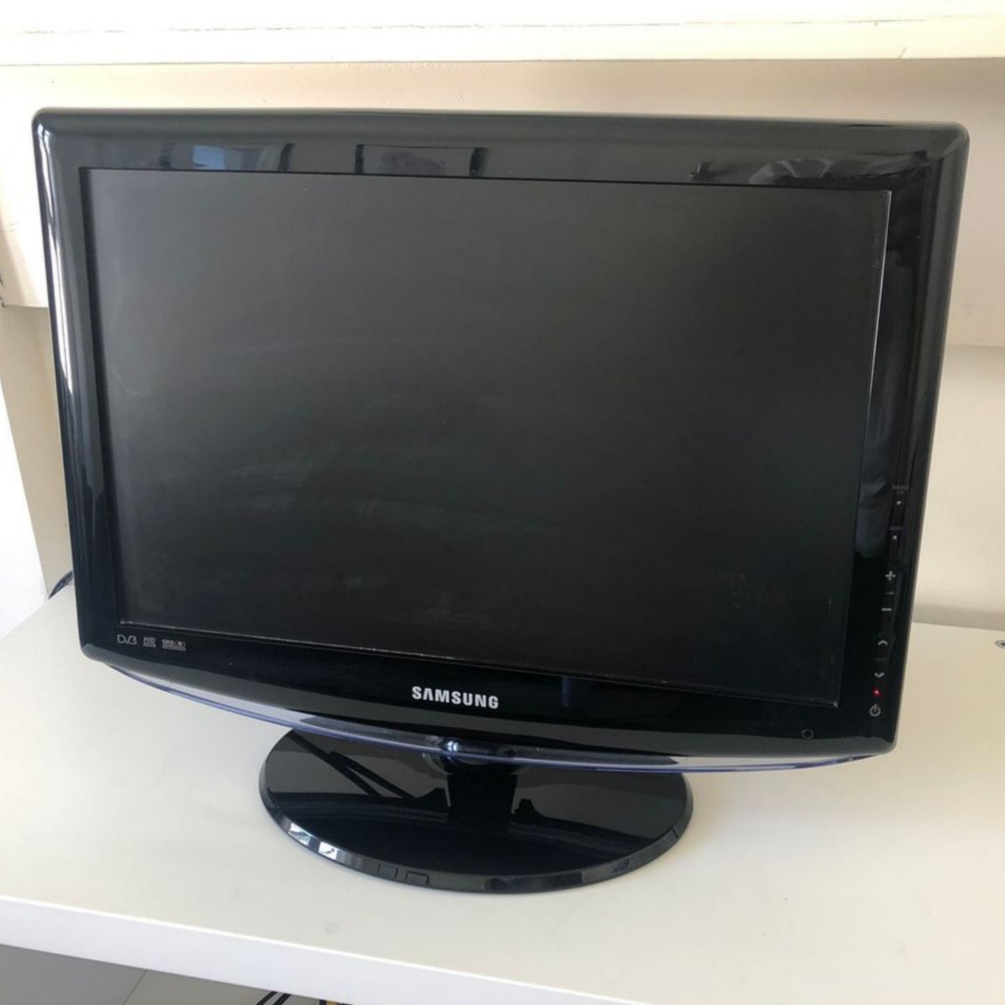 London Used Samsung LE19R86BD 19 inch HD Ready LCD TV