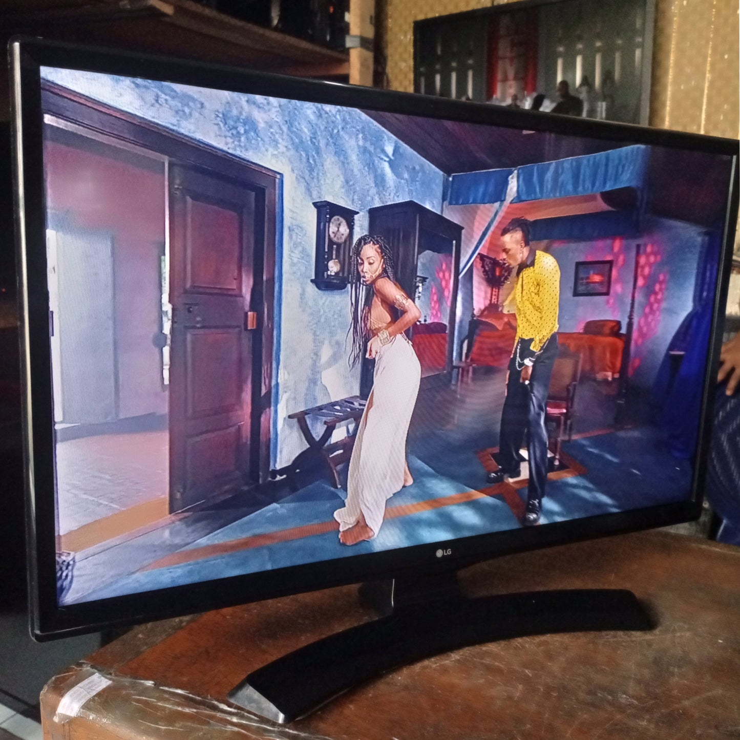 LG 28 Inch 28MT49S webOS Smart Satellite Full HD LED TV - Foreign Used