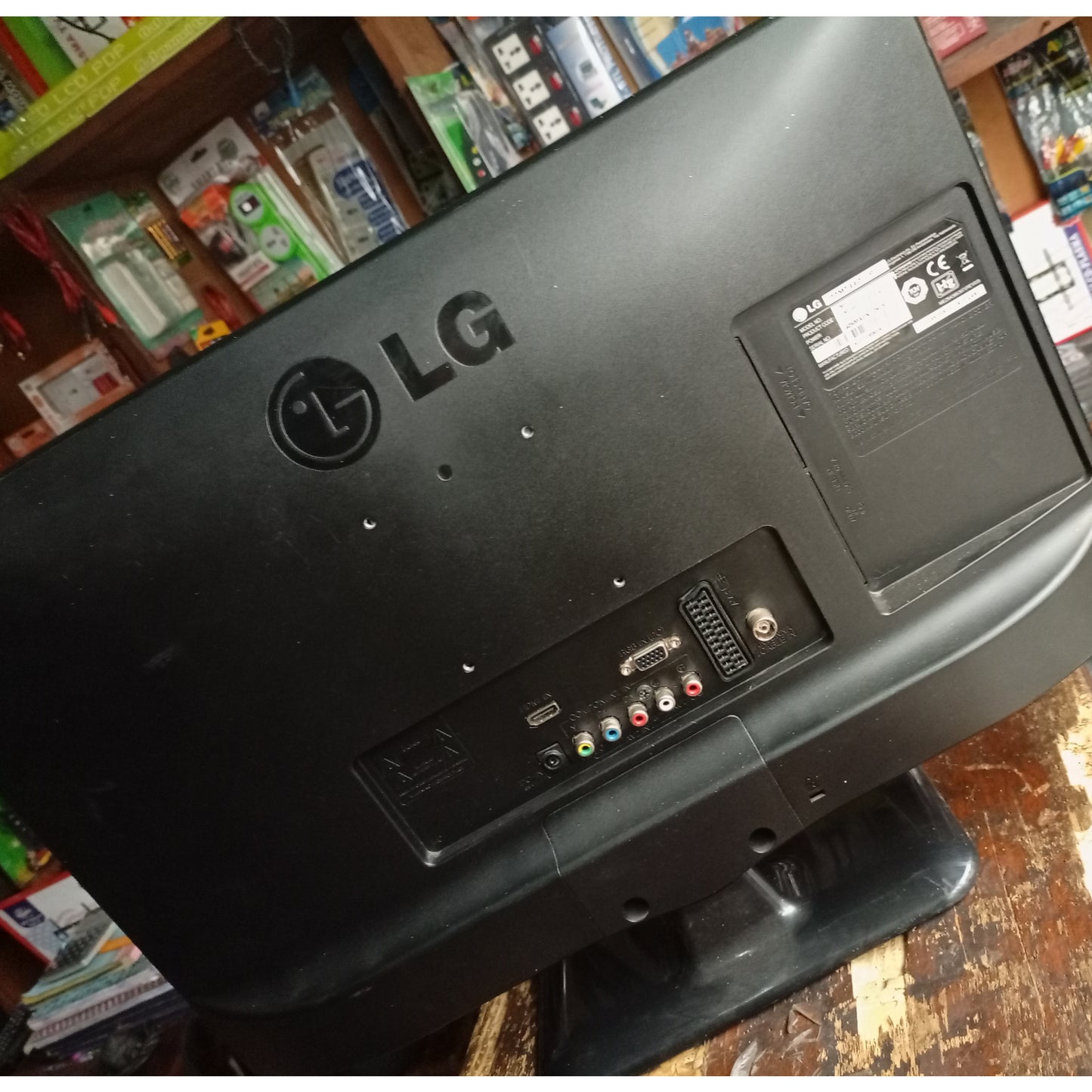 22 inch LG 22MT44D Full HD LED TV (DC Powered) - London Used