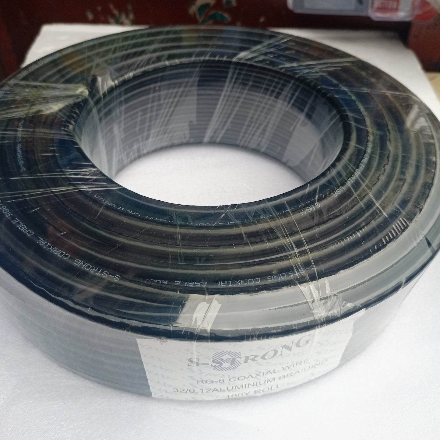 CÂBLE COAXIAL S-STRONG RG6 100 yards + tressage en aluminium 32/0,12