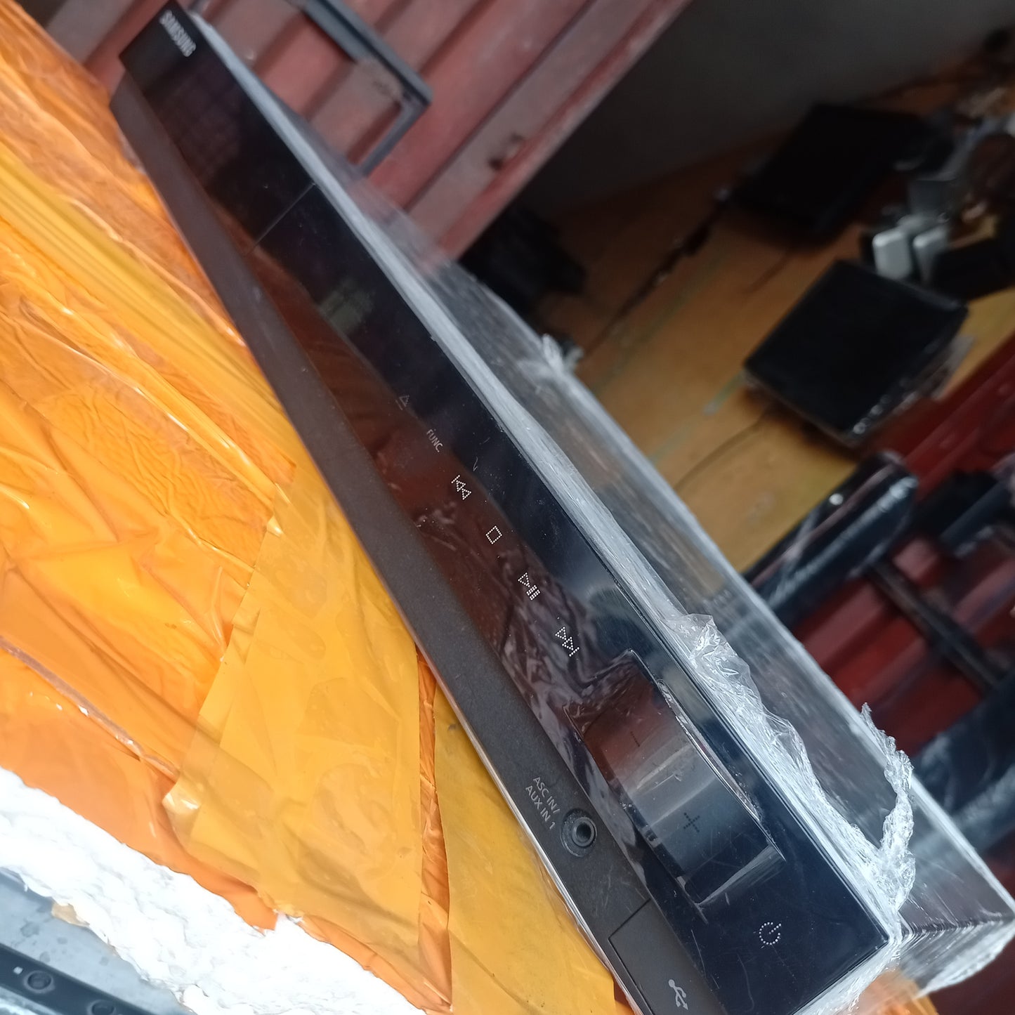 Samsung HT-C550 1000 Watts DVD HOME Theater Machine Head - Angle View