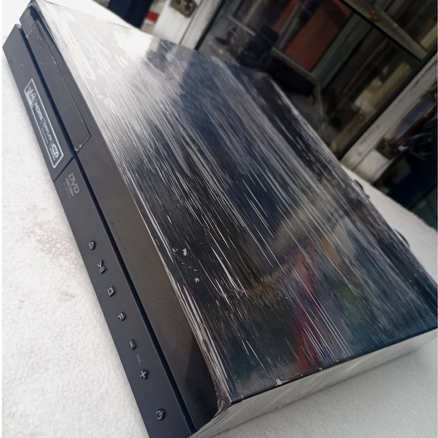 LG DH6340P 1000Watts DVD Home Theater Machine Head - Closer View