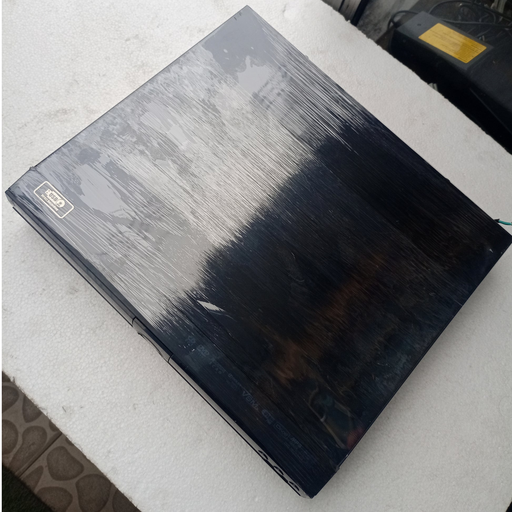 LG HT355SD 300Watts DVD Home Theater Machine Head - Top View