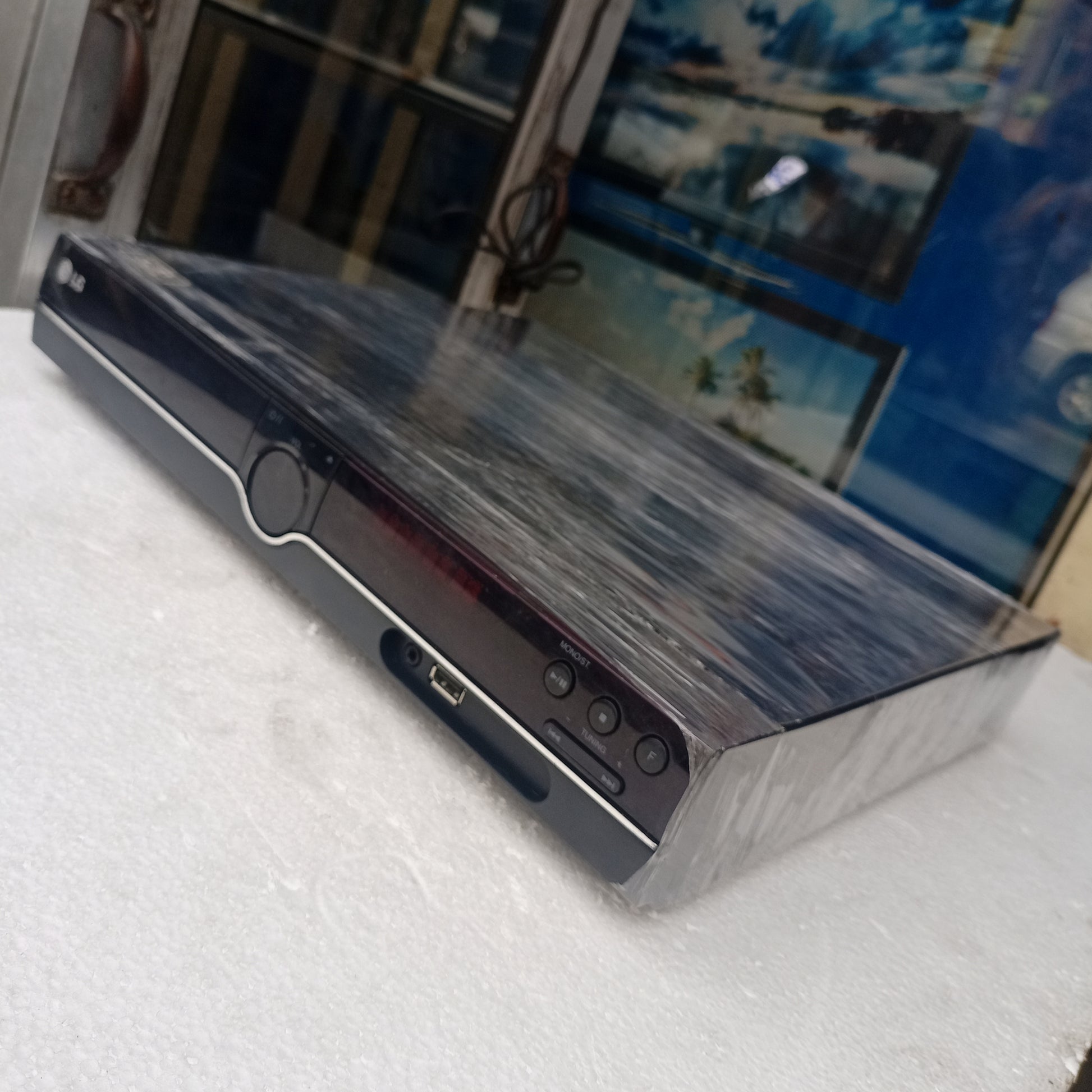 LG HT355SD 300Watts DVD Home Theater Machine Head - angle view