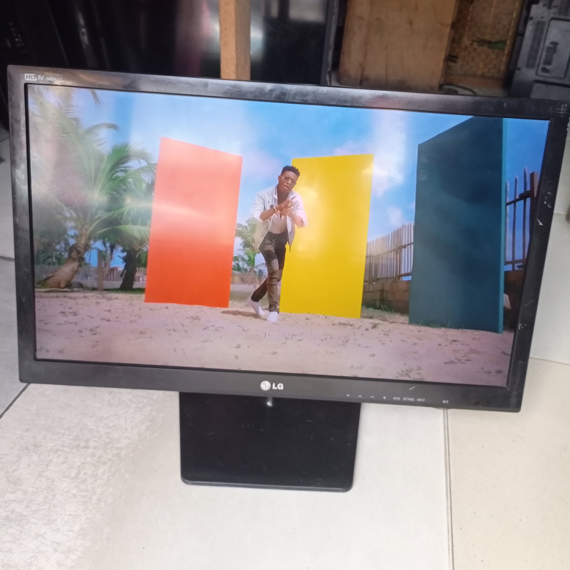 LG 28 Inch Full HD 1080p LED TV - London Used
