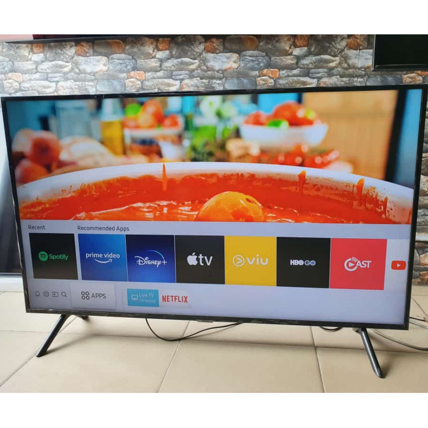 SAMSUNG 43 Inch UE43RU7020 Series 4K UHD HDR+ Smart Apple TV - UK Used