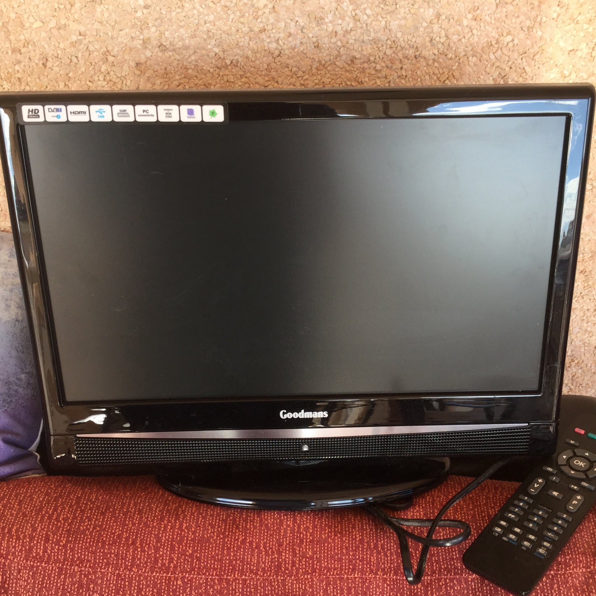 Goodmans 16 Inch HD Ready LCD TV - London Used