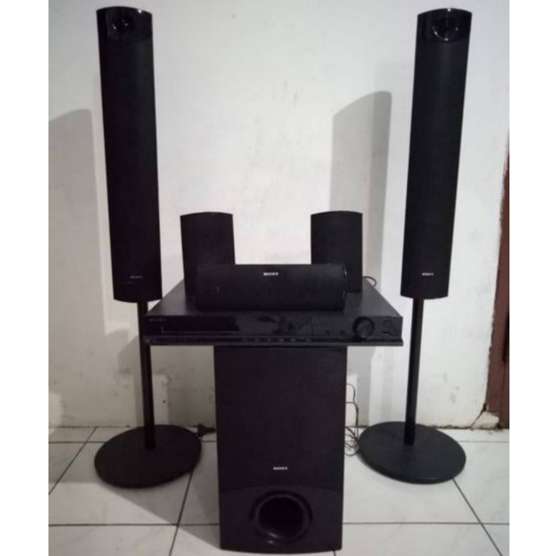 Sony DAV-DZ640K 5.1Ch 1000 watts Standing DVD Home Theater System - London Used