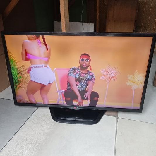 LG 39 Inch 39LN5400 Widescreen 120Hz 1080p FHD LED TV - London Used