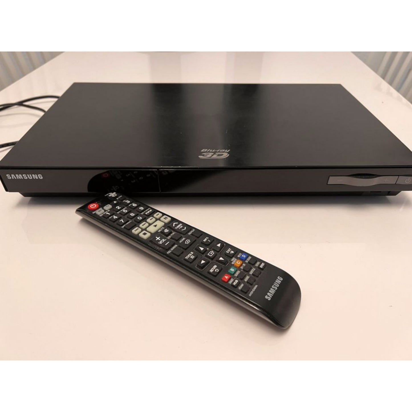 Samsung HT-E5550W 5.1Ch 1000Watts WiFi Smart Bluetooth Blu-ray 3D DVD Standing Home Theater Complete Set - Foreign Used