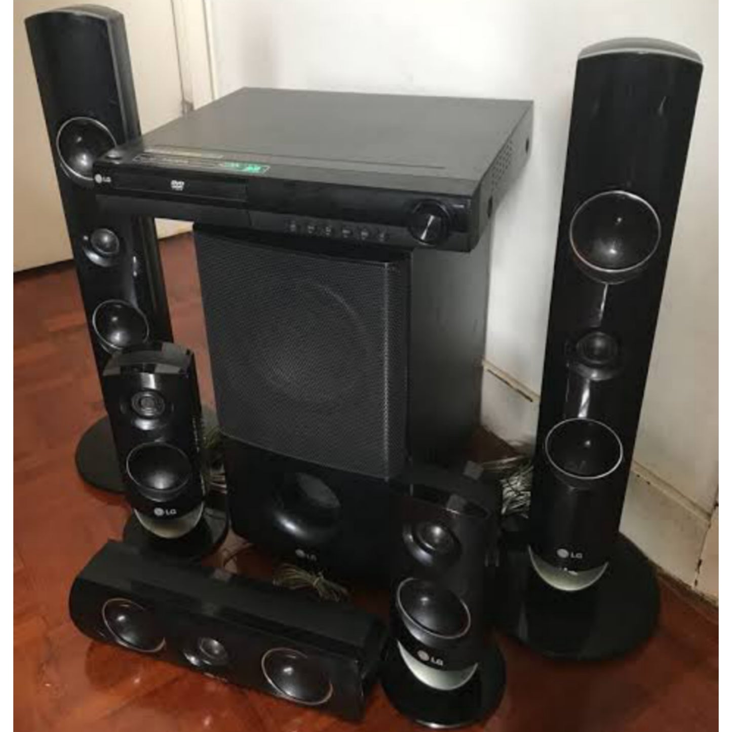 LG HT805PM 5.1Ch 850W DVD Home Cinema System - Foreign Used