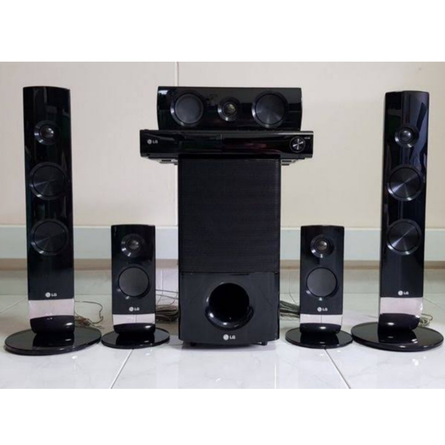 LG HT806PM 5.1Ch 850W DVD Home Cinema System - Foreign Used