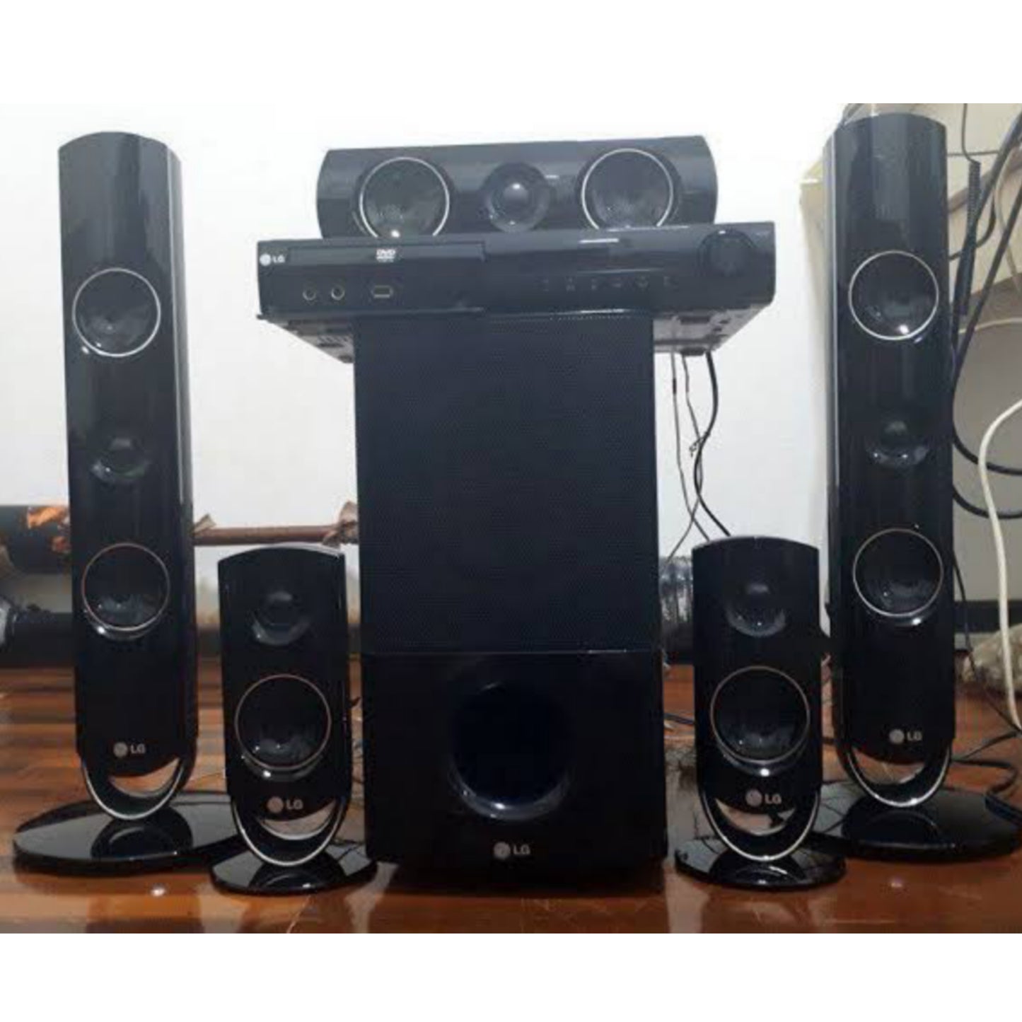 LG HT805PM 5.1Ch 850W DVD Home Cinema System - Foreign Used