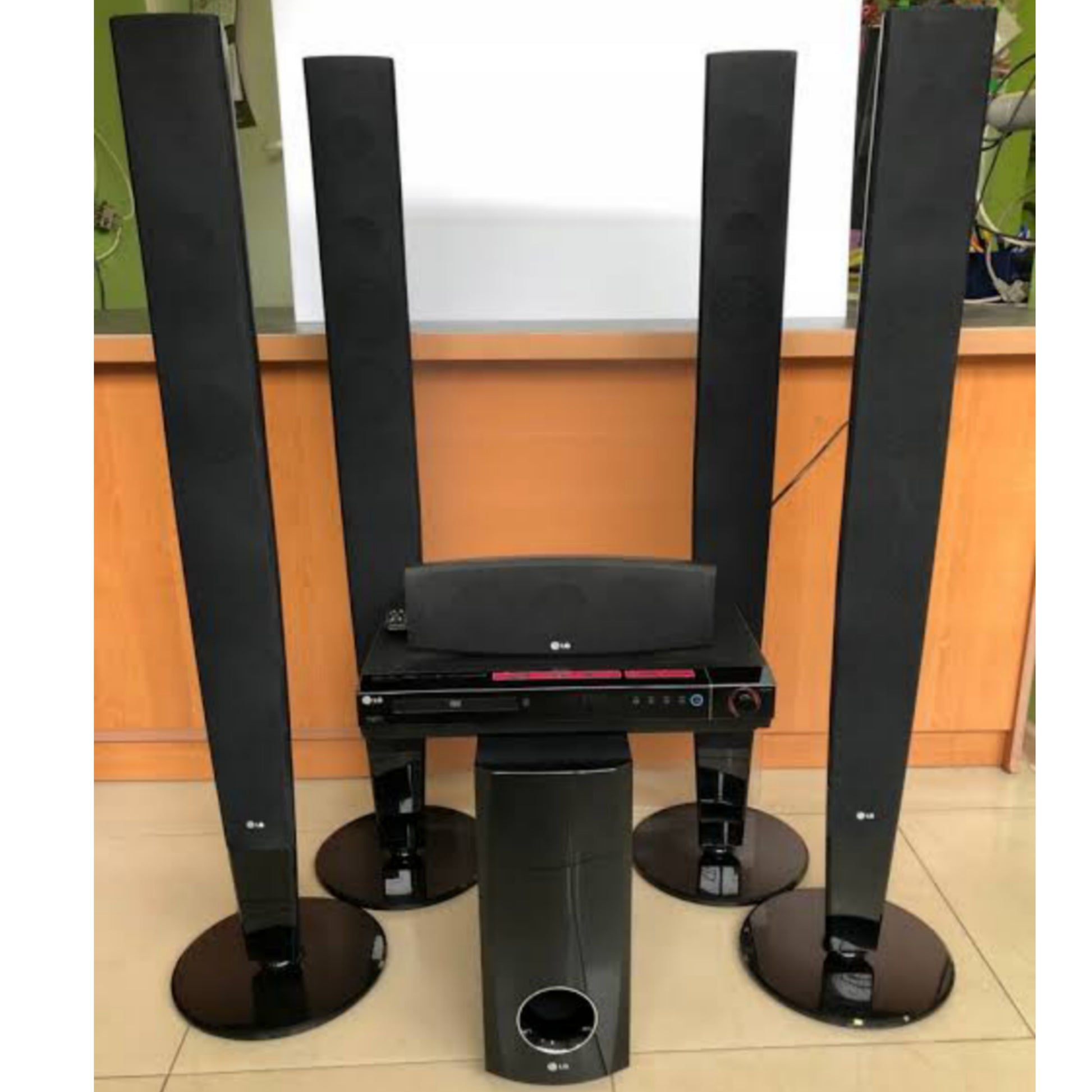 LG HT503TH 5.1Ch 500W DVD Tower Home Cinema System - Foreign Used