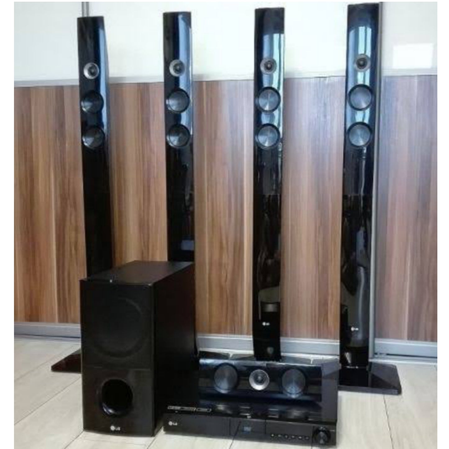 LG HT906TA 5.1Ch 1100W Tower Bluetooth DVD Home Theater System - Foreign Used