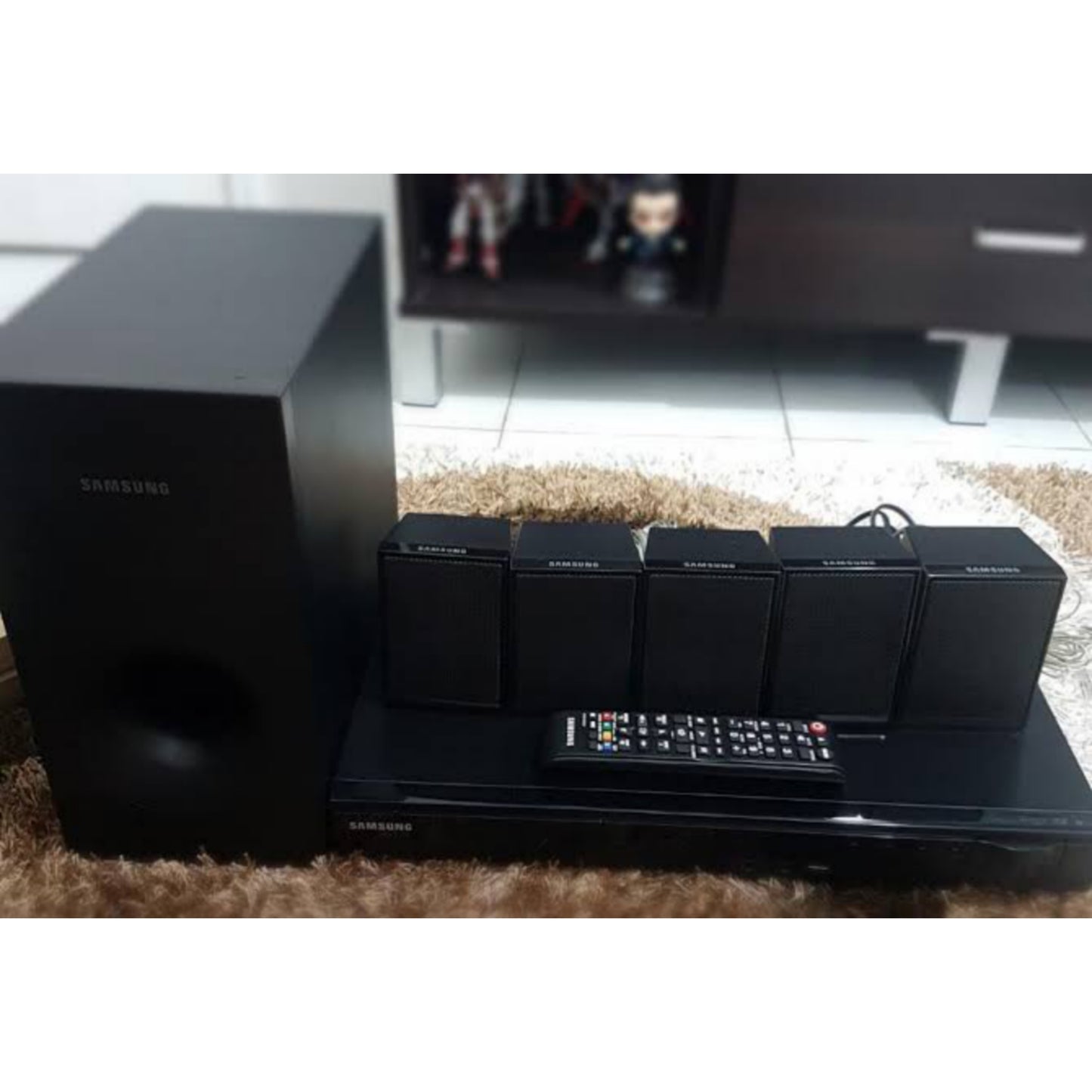 Samsung HT-E330K 5.1Ch 330Watts DVD Home Theater Complete Set - Foreign Used