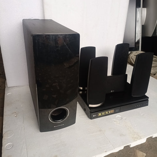 LG 5.1Ch 1000W Bluetooth 3D Blu-ray DVD Home Cinema System - Foreign Used
