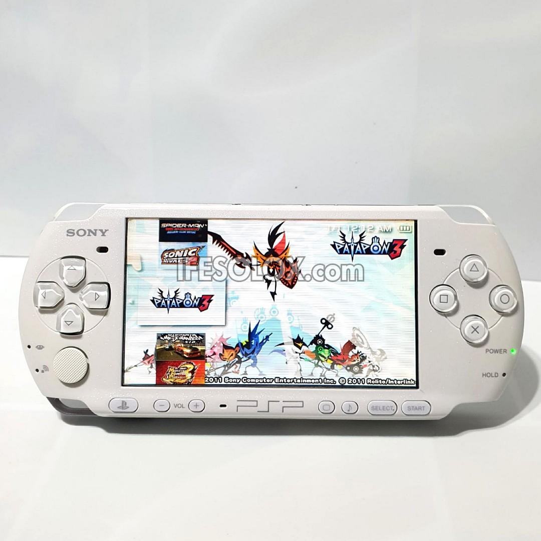 PlayStation Portable PSP 3000 series Game Console with 16GB Memory Stick and 15 Games (White) - Foreign Used