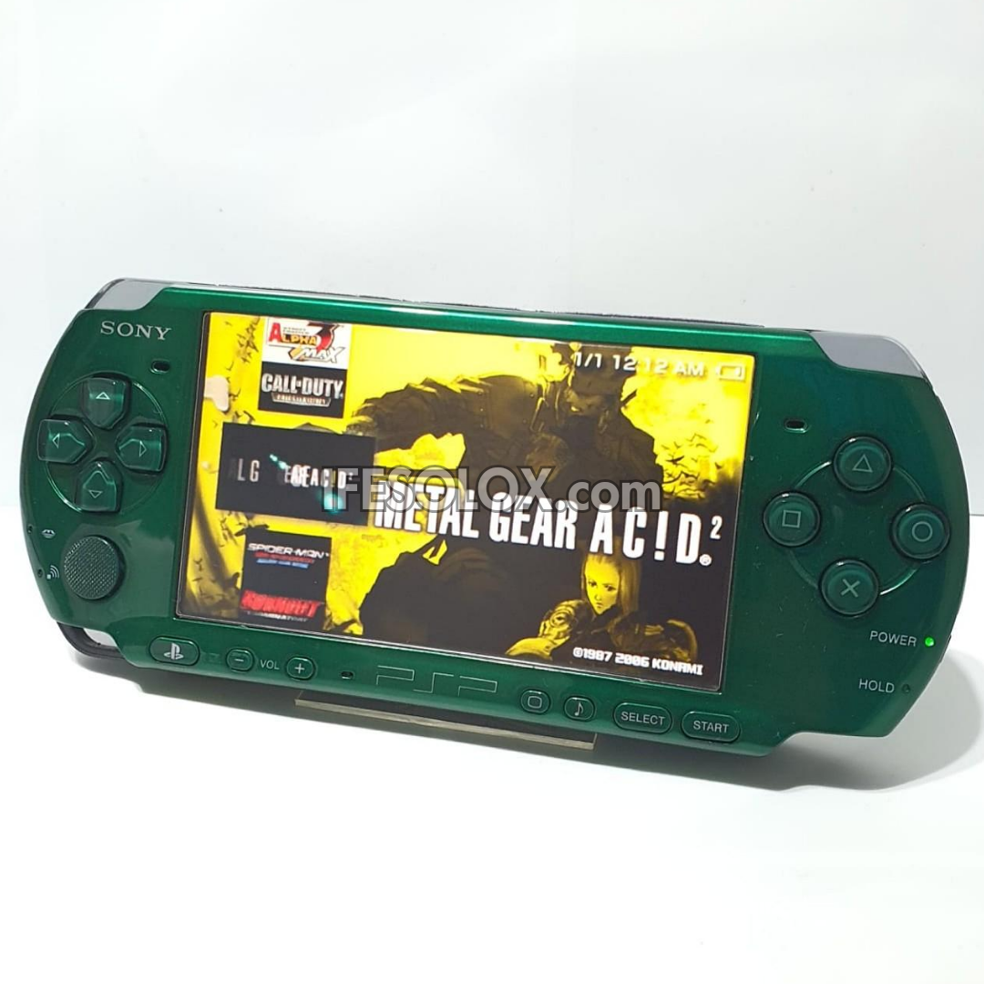 PlayStation Portable PSP 3000 series Game Console with 16GB Memory Stick and 15 Games (Green) - Foreign Used