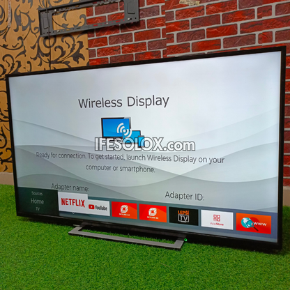 Toshiba 55 pouces Smart 4K UHD LED TV (affichage sans fil, Netflix, YouTube) - Occasion à l'étranger 