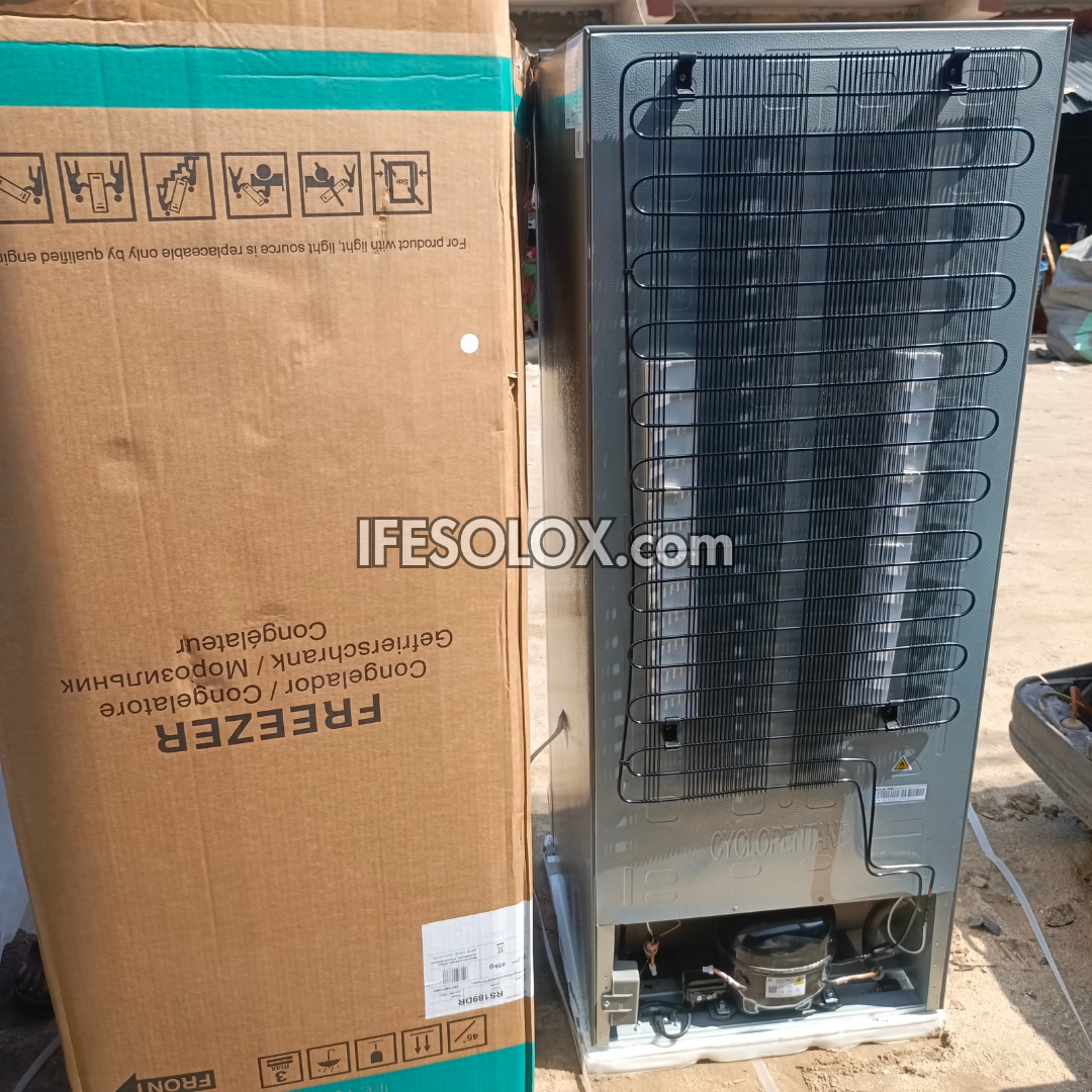 Hisense RS-189DR Congélateur vertical à porte simple 190 L + 1 an de garantie - Neuf