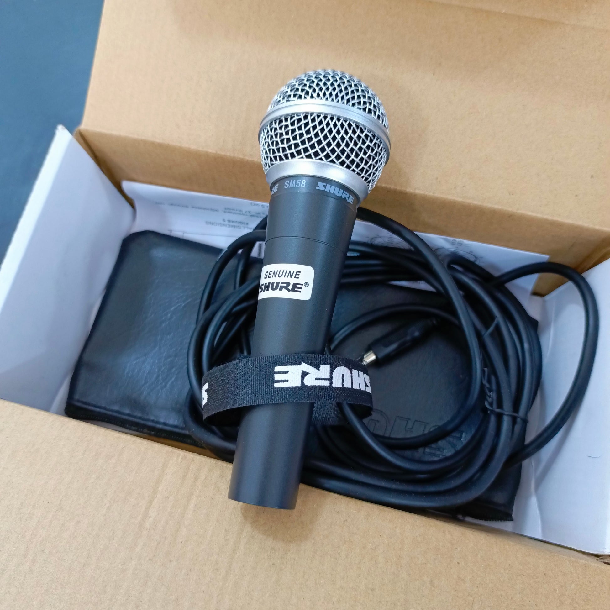 Shure SM58-LC Rugged Professional Studio Vocal Microphone, Cable Not  Included 