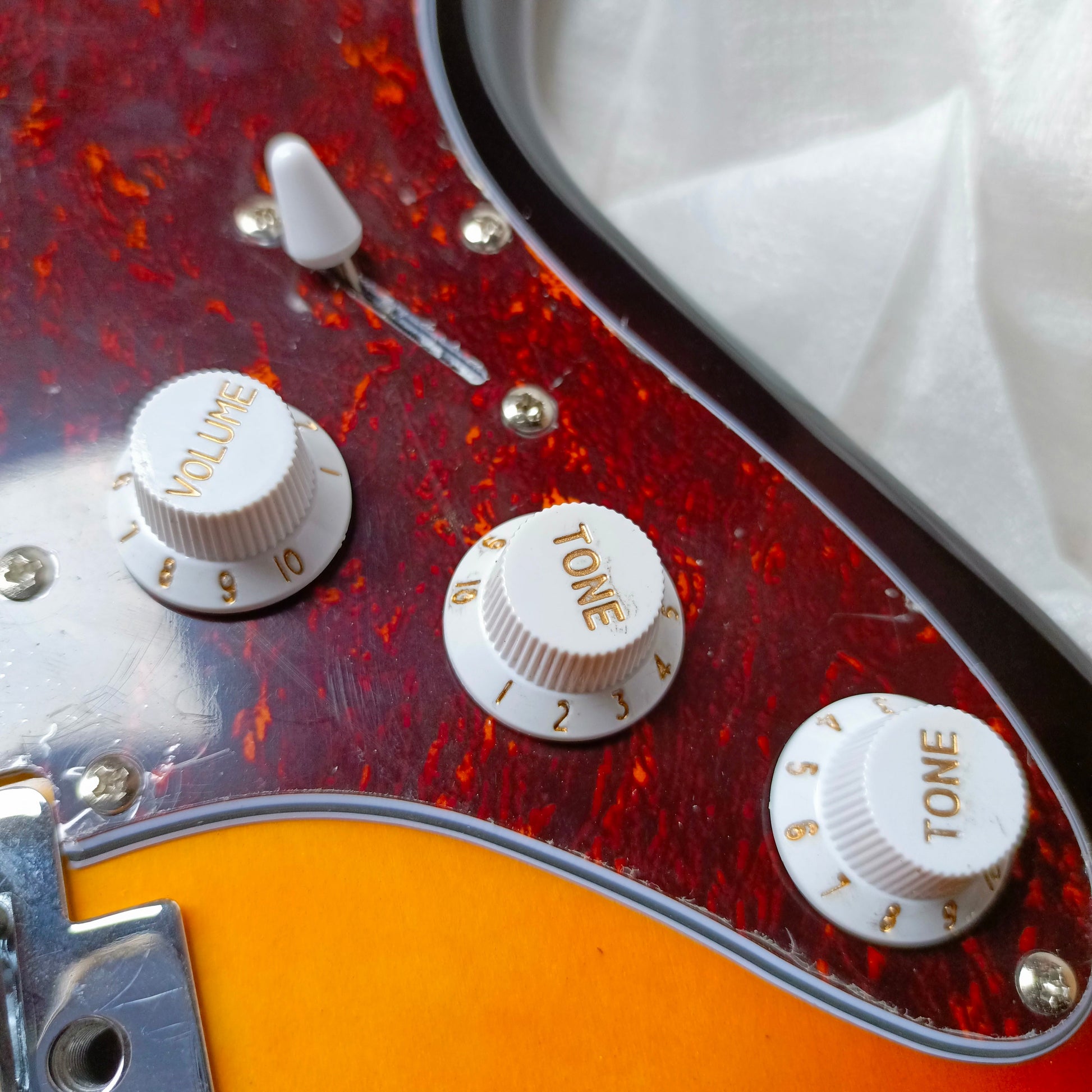 Premium 6-String 22-Flet Electric Lead Guitar with 4 volume knob - Brand New