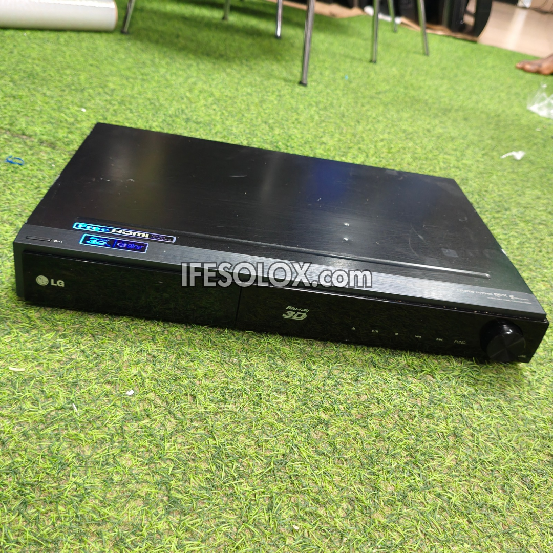 LG HB906SB 5.1Ch 1100 Watts Blu-ray 3D DVD Home Theater Machine Head (USB, FM, Aux, Optical in) - Foreign Used