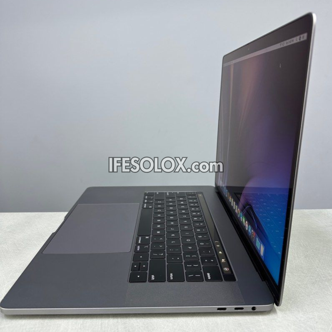 MacBook Pro 2018 15" Retina Display Laptop with Intel Core i7 8th Gen, 16GB DDR4 RAM, 256GB SSD - Foreign Used