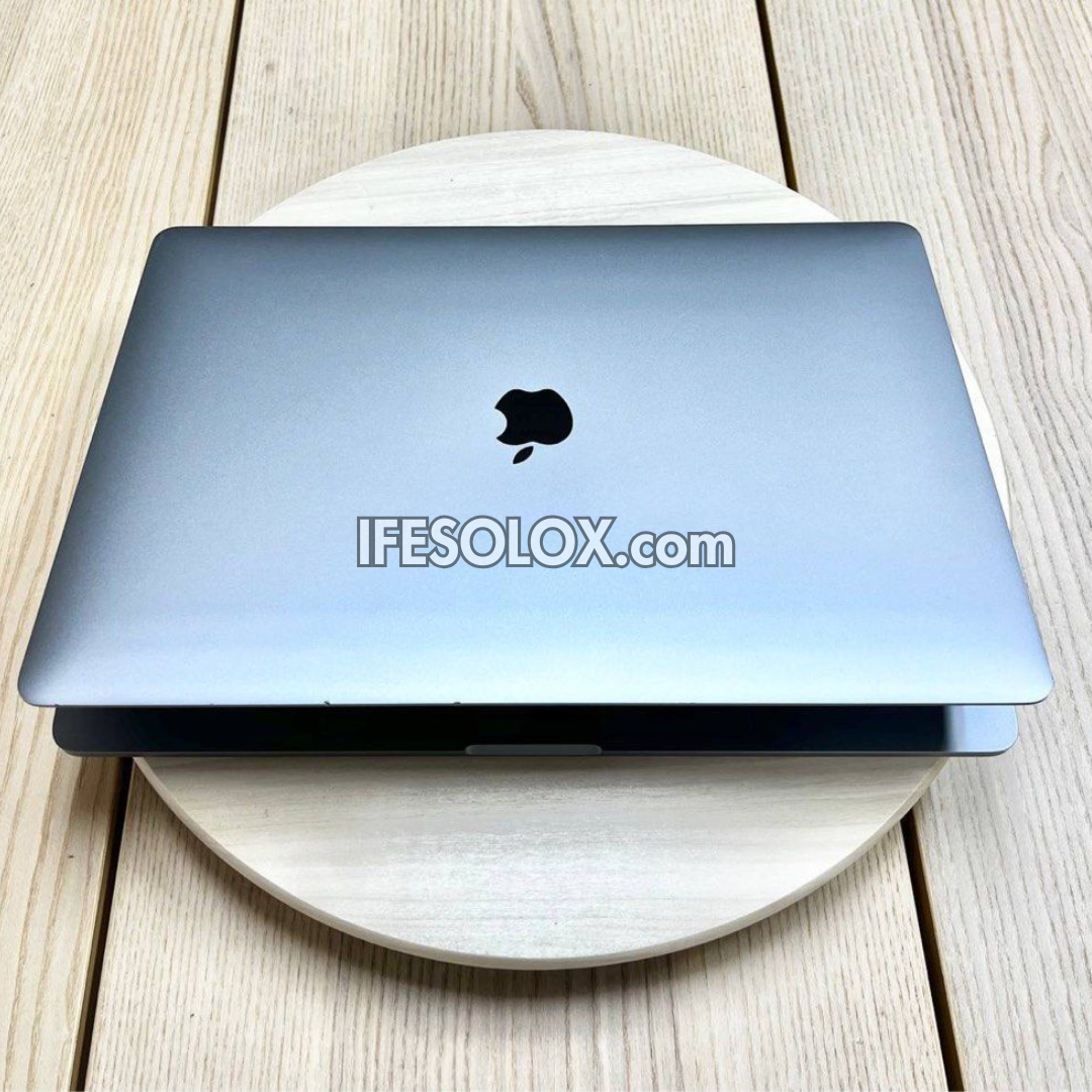 MacBook Pro 2019 15" Retina Display Laptop with Intel Core i7 9th Gen, 16GB DDR4 RAM, 256GB SSD - Foreign Used
