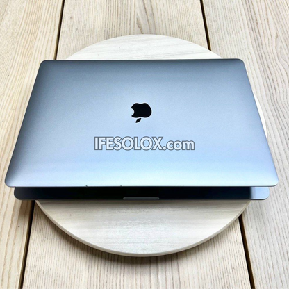MacBook Pro 2019 15" Retina Display Laptop with Intel Core i7 9th Gen, 16GB DDR4 RAM, 256GB SSD - Foreign Used