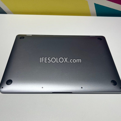 MacBook Pro 2020 13.3" Retina Display Laptop with Apple M1, 8GB DDR4 RAM, 256GB SSD - Foreign Used