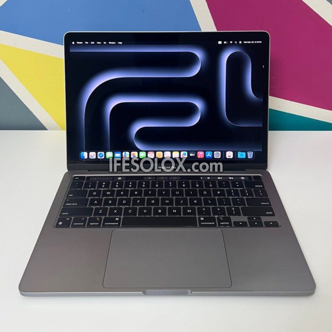 MacBook Pro 2020 13.3" Retina Display Laptop with Apple M1, 8GB DDR4 RAM, 256GB SSD - Foreign Used