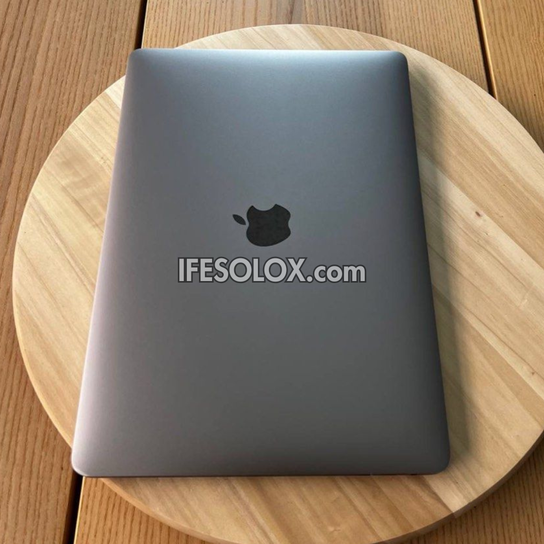 MacBook Pro 2020 13.3" Retina Display Laptop with Intel Core i5 10th Gen, 16GB DDR4 RAM, 512GB SSD - Foreign Used