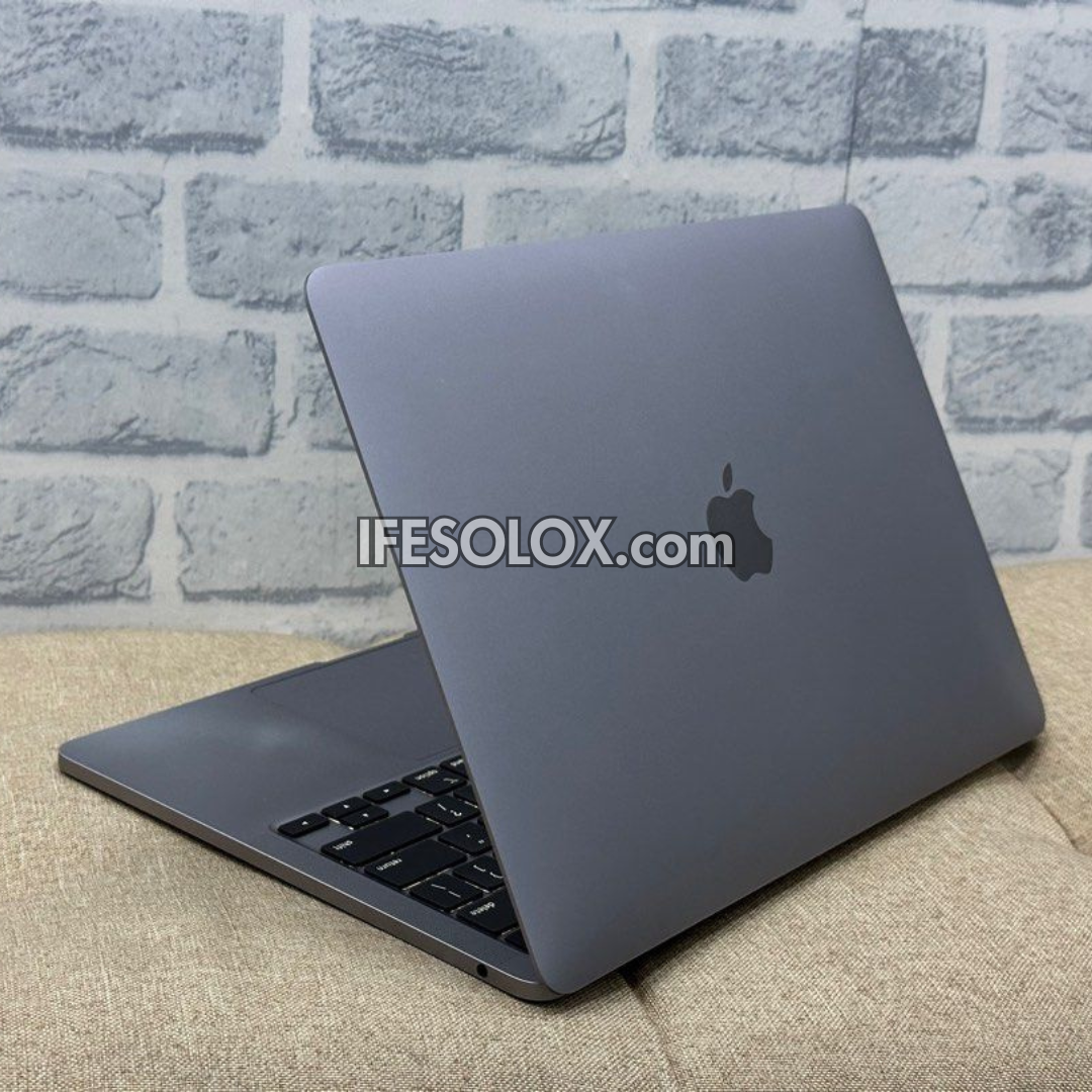 MacBook Pro 2020 13.3" Retina Display Laptop with Intel Core i7 8th Gen, 16GB DDR3 RAM, 256GB SSD - Foreign Used
