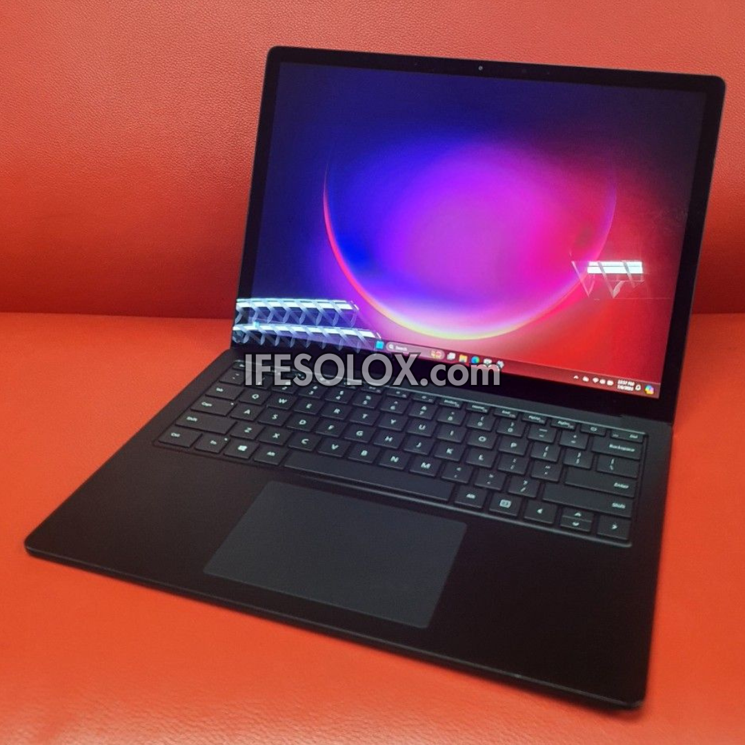 Microsoft Surface 4 Laptop 13.5" TouchScreen with Keyboard, AMD Ryzen 5, 16GB DDR4 RAM, 256GB SSD - Foreign Used