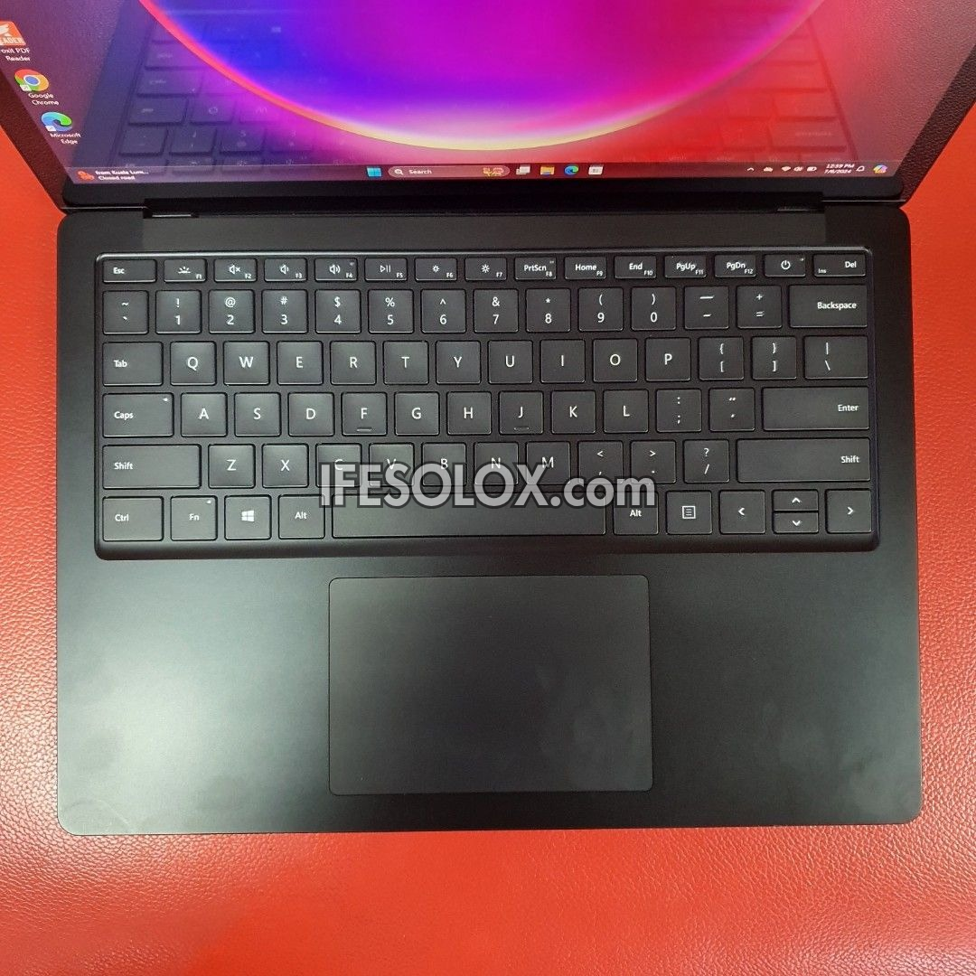 Microsoft Surface 4 Laptop 13.5" TouchScreen with Keyboard, AMD Ryzen 5, 16GB DDR4 RAM, 256GB SSD - Foreign Used
