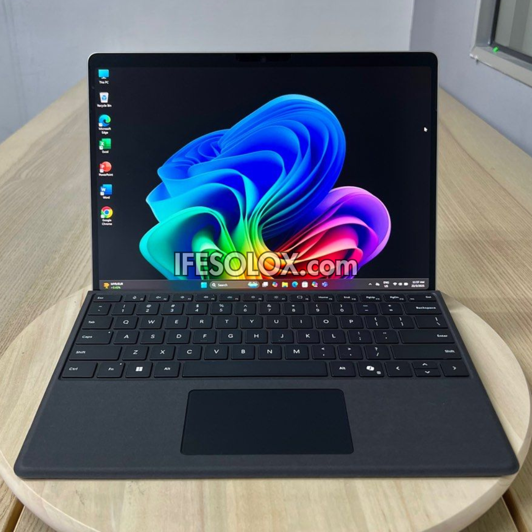 Microsoft Surface Pro 11 13" Tablet with Flex Keyboard, Snapdragon X Plus, 16GB DDR5 RAM, 256GB SSD - Foreign Used