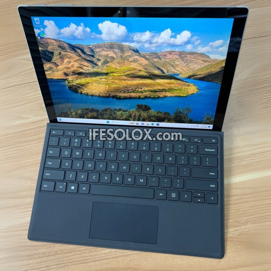 Microsoft Surface Pro 4 12.3" Tablet with Type Cover, Intel Core i5 6th Gen, 8GB RAM, 256GB SSD - Foreign Used